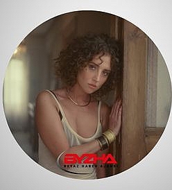 Bengü Beker Kimdir? Hayatı, Kariyeri ve Eserleri