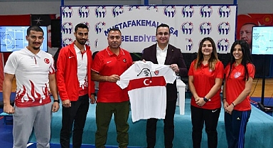 A Milli Hokey Takımı Mustafakemalpaşa’da