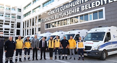 Antalya Büyükşehir Belediyesi ambulans araç filosunu genişletti