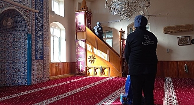 Aydın Büyükşehir Belediyesi İbadethane Temizliklerini Sürdürüyor