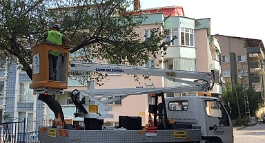 Başkan Sandıkçı: “İlçemizin her noktasını kapsamlı bir şekilde temizliyoruz”