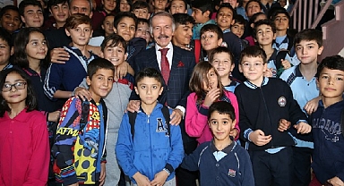 Bayrampaşa Belediyesi’nden 3 bin 283 öğrenciye burs