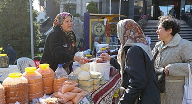 Buca Belediyesi Üretici Kadınlar Pazarı açıldı