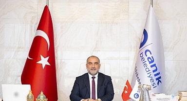 Canik Belediye Başkanı İbrahim Sandıkçı, yeni yıl dolayısıyla mesaj yayımladı.