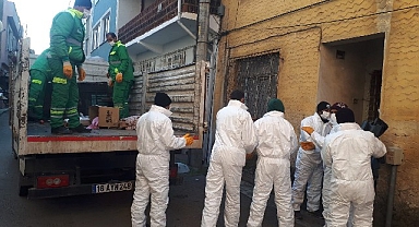 Çöp ev temizlendi, mahalleli nefes aldı