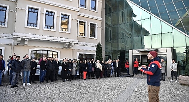 Deprem tatbikatı gerçeğini aratmadı