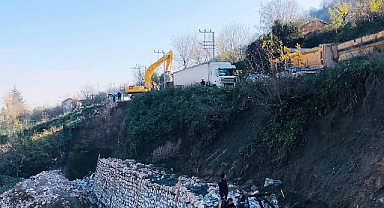Gölcük Selimiye ve İhsaniye yolunda genişletme ve taş duvar yapılıyor