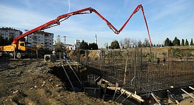 Gölcük Yeni Terminali'nin temel betonu atılıyor