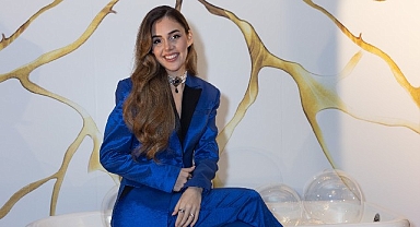 Head&Shoulders'ın en yeni Uzman Saç Derisi Bakım Serisi DERMAXPRO'nun djital marka yüzü Berfu Yenenler oldu!