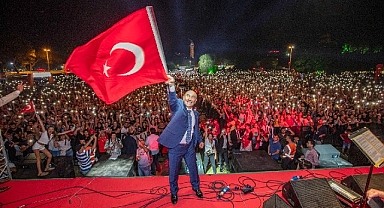 İzmir Büyükşehir Belediye Başkanı Tunç Soyer’den yeni yıl mesajı