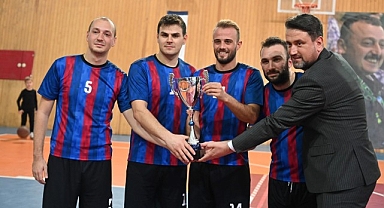 Kazanan yine dostluk oldu