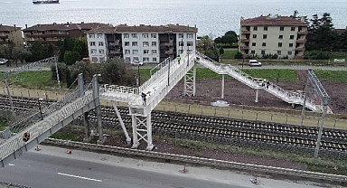 Körfez Şirinyalı yaya üstgeçidi tamamlanma aşamasına geldi