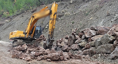 Sugözü Grup Yolu'nda heyelan önlemi