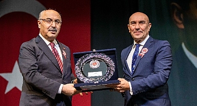 TÜRFAD'dan Başkan Soyer'e onur ödülü