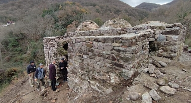 Yukaru Ulaşlı’daki Tarihi Osmanlı Hamamın Restorasyonu Sürüyor