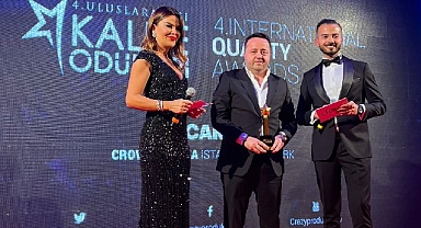 4. Uluslararası kalite ödüllerinde Ünal Memiç, ‘Yılın yardımsever iş adamı’ ödülüne layık görüldü