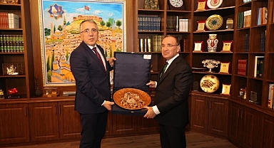 Adalet Bakanı Bozdağ, Nevşehir Belediyesi’ni Ziyaret Etti