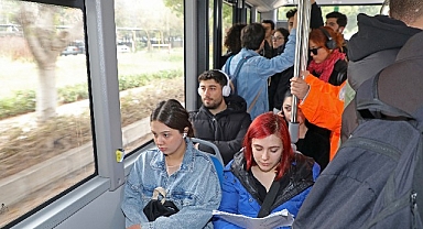 Antalya Büyükşehir'den üniversite öğrencilerine ücretsiz ulaşım