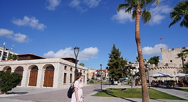 Atıl durumdaki Çeşme Gümrük Binası ilçeye kazandırılıyor