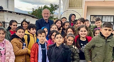Başkan Atabay Denizköy’lü Çocukların Karne Sevincini Paylaştı