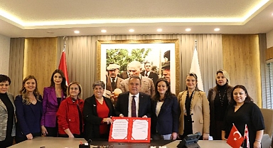 Başkan Böcek’ten dünyaya örnek imza