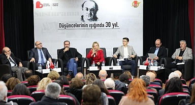 Bayraklı Uğur Mumcu’yu unutmadı!