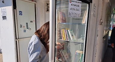 Bozuk buzdolabını kitaplık yaptılar…