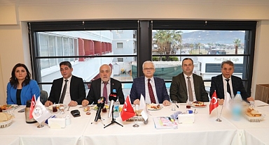 Burhaniye Belediye Başkanı Ali Kemal Deveciler Gazetecilerle Buluştu