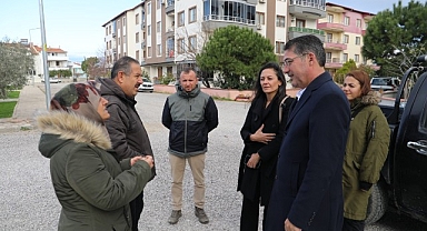 Burhaniye’nin Parkları Yenileniyor