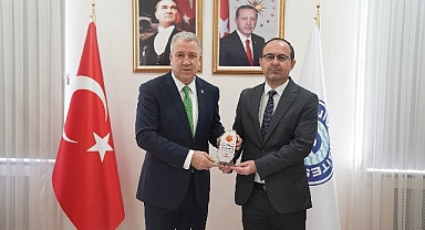 Ege Üniversitesine “En Beğenilen Üniversite” ödülü