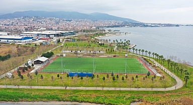Gölcük Metin Uzuner Spor Tesisi'nde yenileme çalışmaları başladı