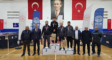 Gölcük’te Masa Tenisinin En İyi Sporsularu Belirlendi