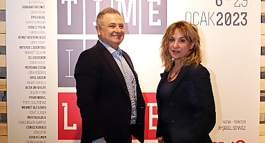 İçinden Sahne Geçen Sergi / “Time İs Love; Bir Dünya Gezisi Sahnesi” Ziyarete Açıldı.