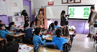 İnci Vakfı’ndan öğrencilere sürdürülebilirlik bilinci kazandıran yeni çalışma: Gezici Kütüphane ile Geri Dönüşüm Atölyesi