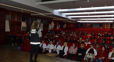 İnesmek Kursiyerlerine “En İyi Narkotik Polisi Anne Projesi” Anlatıldı