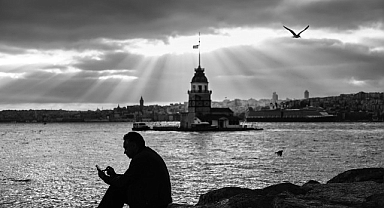 “Işıklarınızı Açın” sergisinin geliri TEGV’li çocuklara destek olacak