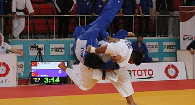 Kağıtspor, judoda süper lige yükseldi