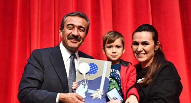 Karnesini alan Soner Çetin’e koştu