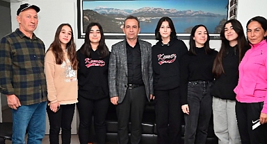 Kemer Belediyesi’nden sporculara ulaşım desteği