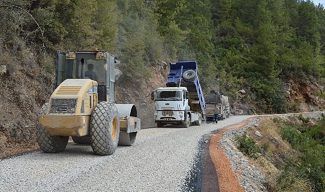 Kırsal mahalle yollarına 123 milyon liralık yatırım
