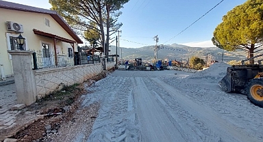 Kırsal Mahallelerde Yol Çalışmaları Sürüyor