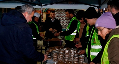 Kocaeli Büyükşehir 30 bin kişiye helva dağıttı