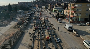 Kuruçeşme tramvayında kirişler tamam sıra raylara geldi