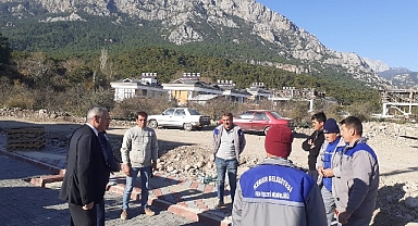 Kuzdere Mahallesi Ballıtaş Mevkii’nde yol ve kaldırım çalışmaları devam ediyor