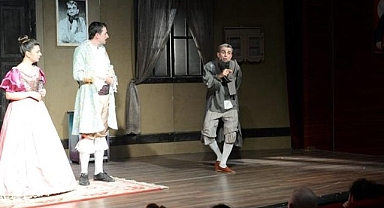 Moliere’in Cimrisi İnegöl’de Kahkaha Tufanı Yaşattı