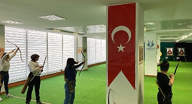 Nevşehir Belediyesi Gençlik ve Spor Kulübü’nde Geleneksel Türk Okçuluğu Kursu Açıldı