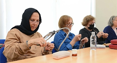 NİLSEM kursiyerleri gümüş kazaz sanatını öğreniyor
