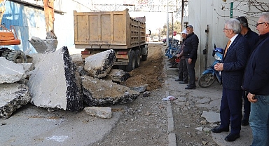 Ödemiş’te Sanayi Caddesi’nde sıcak asfalt için çalışmalar başladı