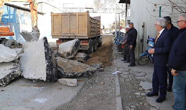 Ödemiş’te Sanayi Caddesi’nde sıcak asfalt için çalışmalar başladı