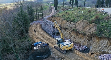 Pelitpınarı Goncalar Köyü mezarlığına taş duvar